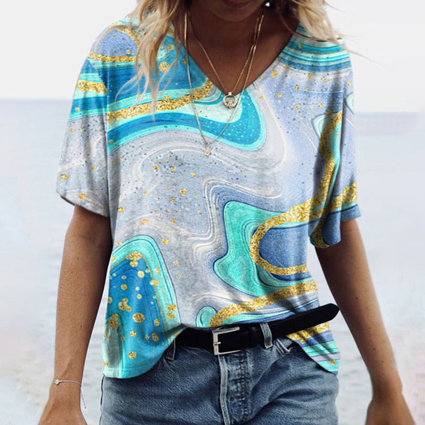 Women's V-neck short sleeved printed T-shirt in marble style